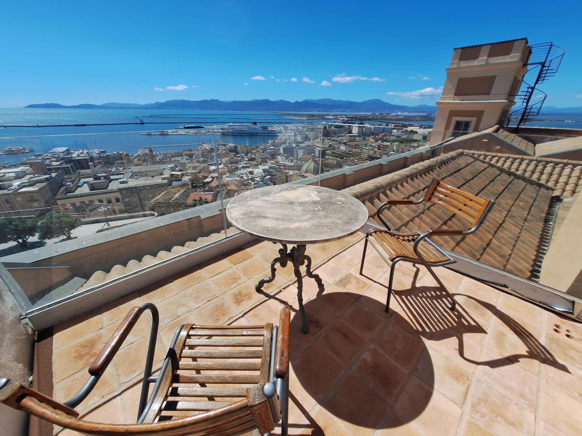 Palazzo Boyl 1840 Hotel Cagliari Eksteriør billede