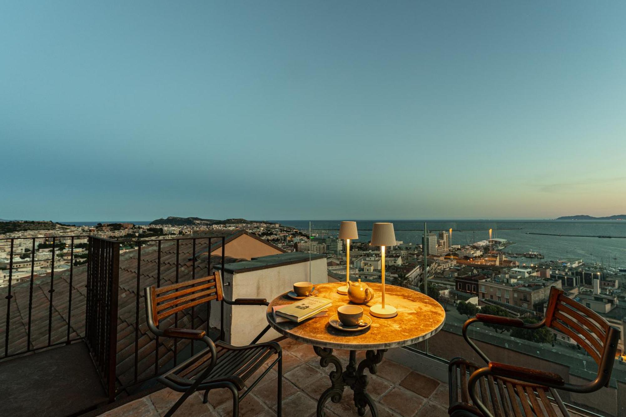 Palazzo Boyl 1840 Hotel Cagliari Eksteriør billede
